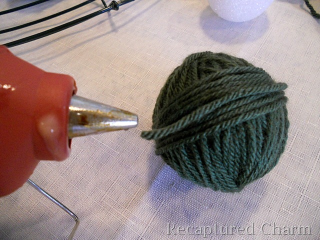 [yarn christmas wreath 006a[11].jpg]